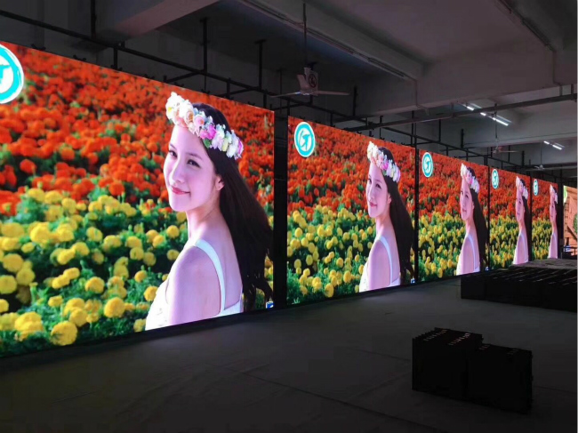 Hoch erneuern Innenwerbungsvideo-Wand lED-P2.5 Anzeigen-/SMD LED